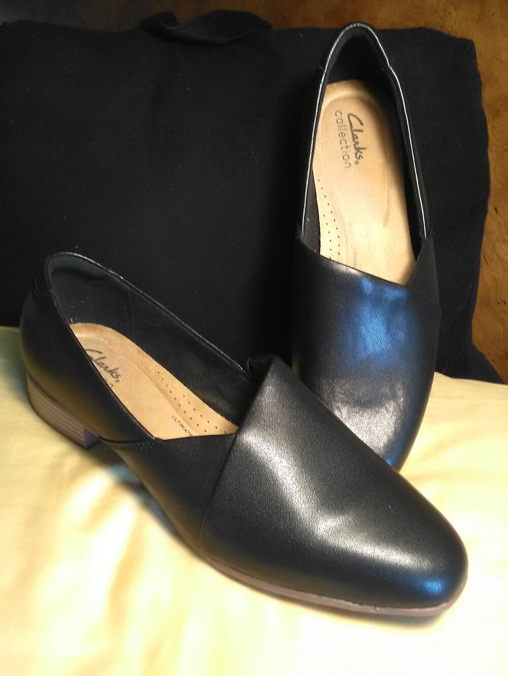 NWT Clarks Black Leather Slip-On Loafers for Women SZ. 8.5 SHARP SOFT INSOLE
